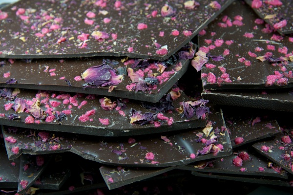 Bruchschokolade Zartbitterschokolade mit Rosenblüten  100g